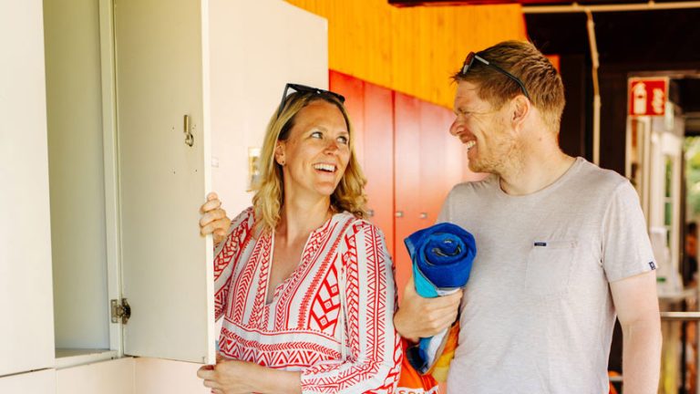 Renting a day locker at Strandbad